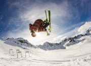 棋牌游戏-红魔利刃破三狮，比利时火力全开，欧冠级对抗下的战术碾压