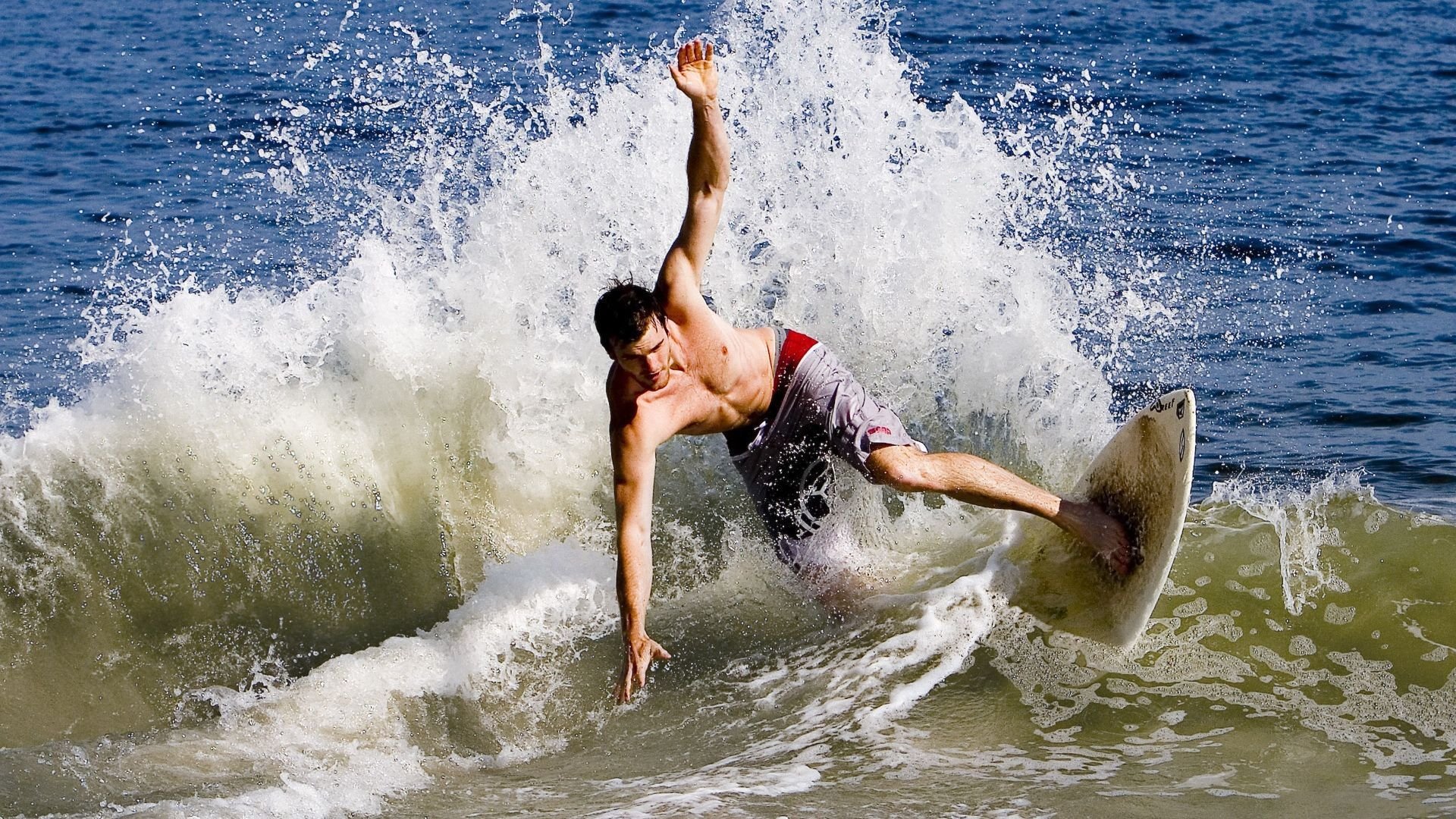 北欧风暴席卷北非，穆勒的节奏魔法，瑞典决胜局带走阿尔及利亚