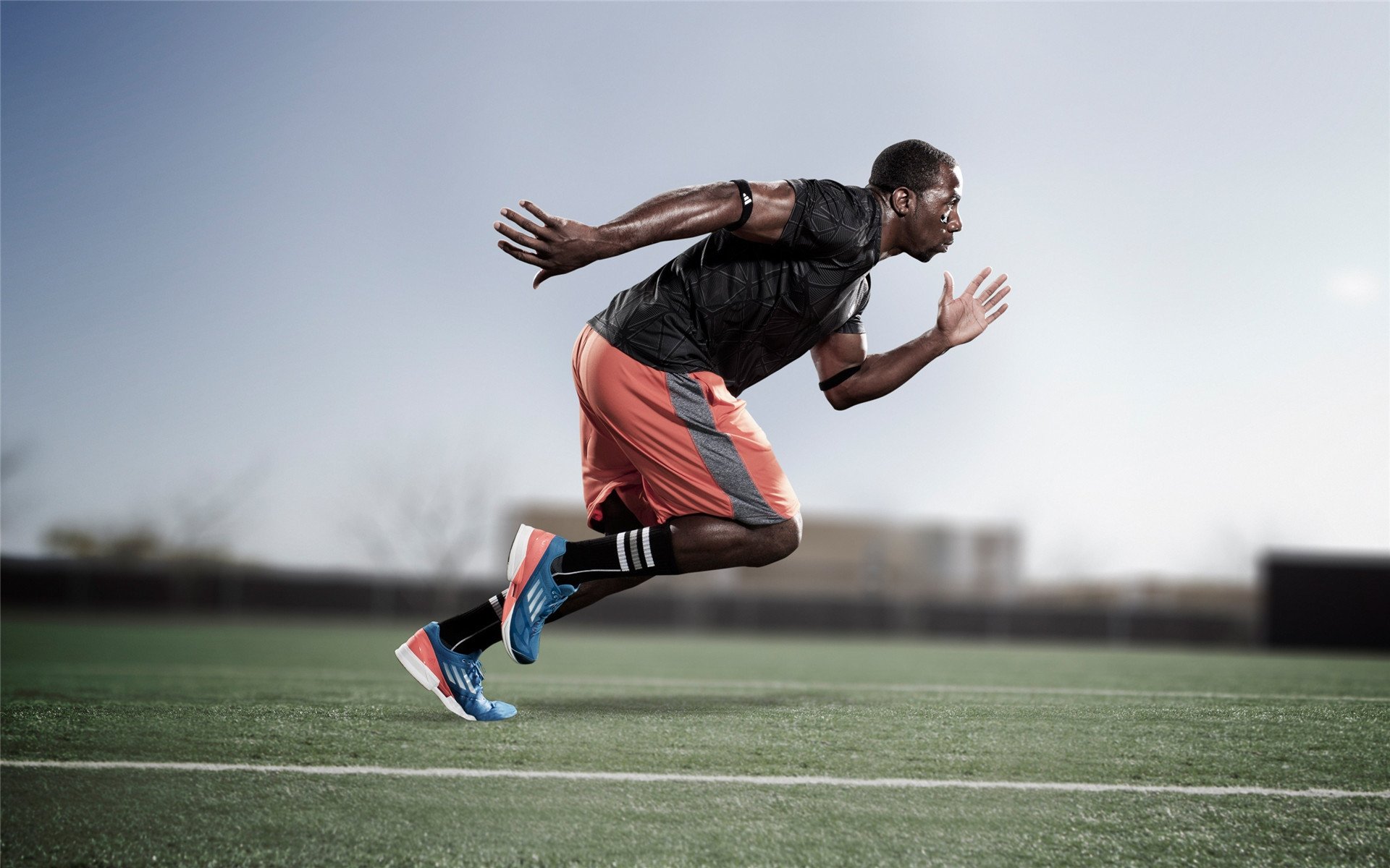 黄潜生死战破巴黎，C罗焦点夜证王魂—双线交织的绿茵启示录