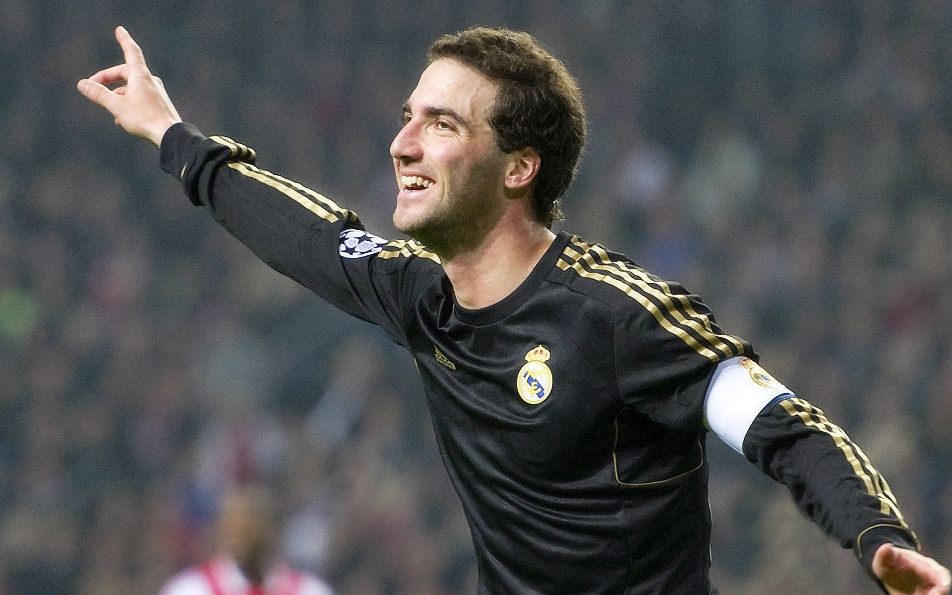 绿茵场上的鏖战，羽球场上的火焰，当德国队遇见韩国队，陈雨菲点燃赛场